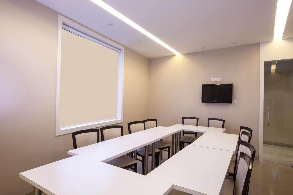 Mango Hotels, Samed Agra Agra  Ngoại thất bức ảnh