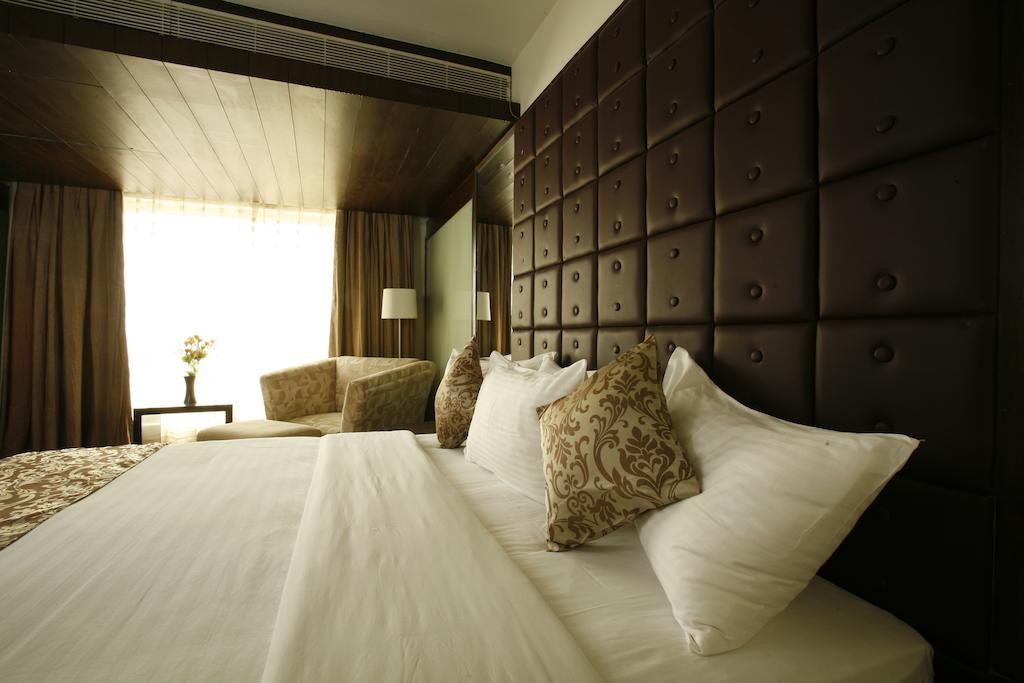 Mango Hotels, Samed Agra Agra  Ngoại thất bức ảnh