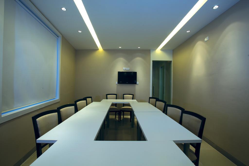 Mango Hotels, Samed Agra Agra  Ngoại thất bức ảnh