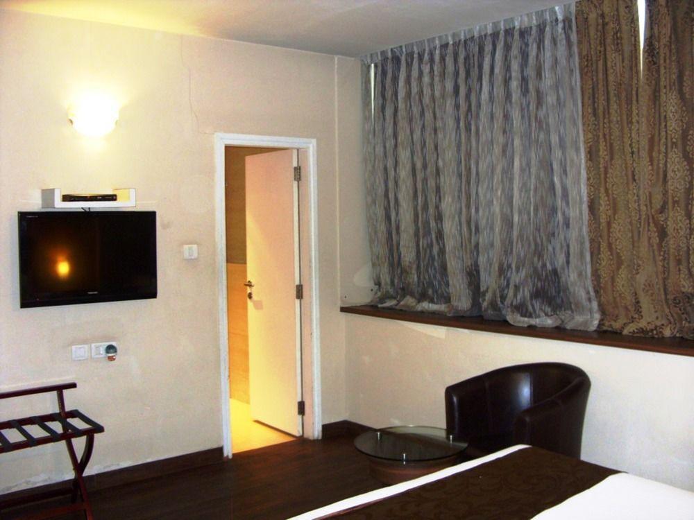 Mango Hotels, Samed Agra Agra  Ngoại thất bức ảnh