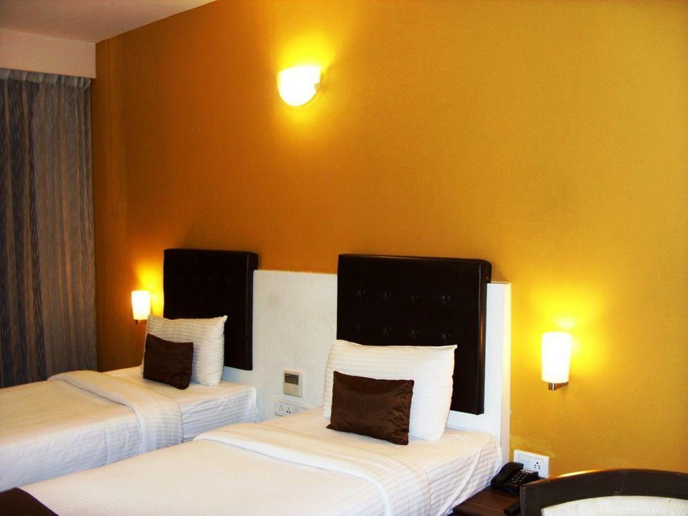 Mango Hotels, Samed Agra Agra  Ngoại thất bức ảnh